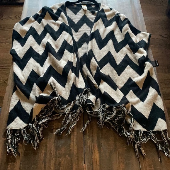 Faded Glory L tan-black chevron open front fringed cardigan sweater - Picture 3 of 6